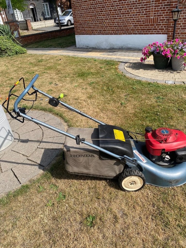 Honda IZY Benzine Grasmaaier – Zelftrekker, Jardin & Terrasse, Tondeuses à gazon, Utilisé, Tondeuses à gazon à essence, 40 à 49 cm