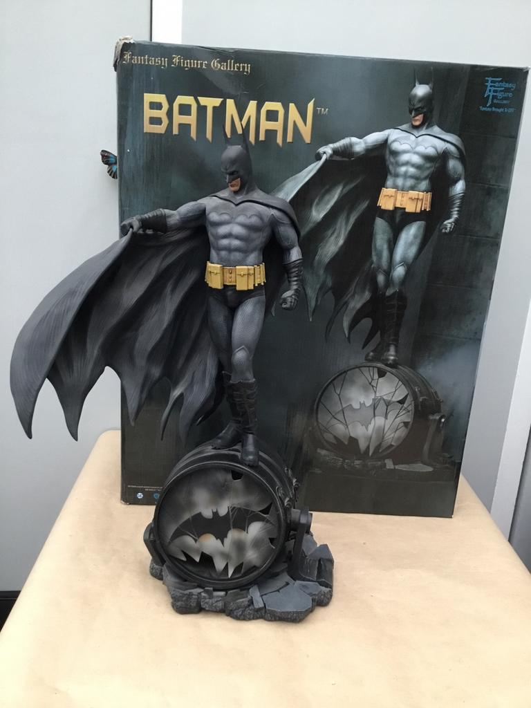 Figurine de collection Yamato Fantasy Batman DC avec boîte, Collections, Statues & Figurines, Comme neuf, Fantasy, Enlèvement ou Envoi