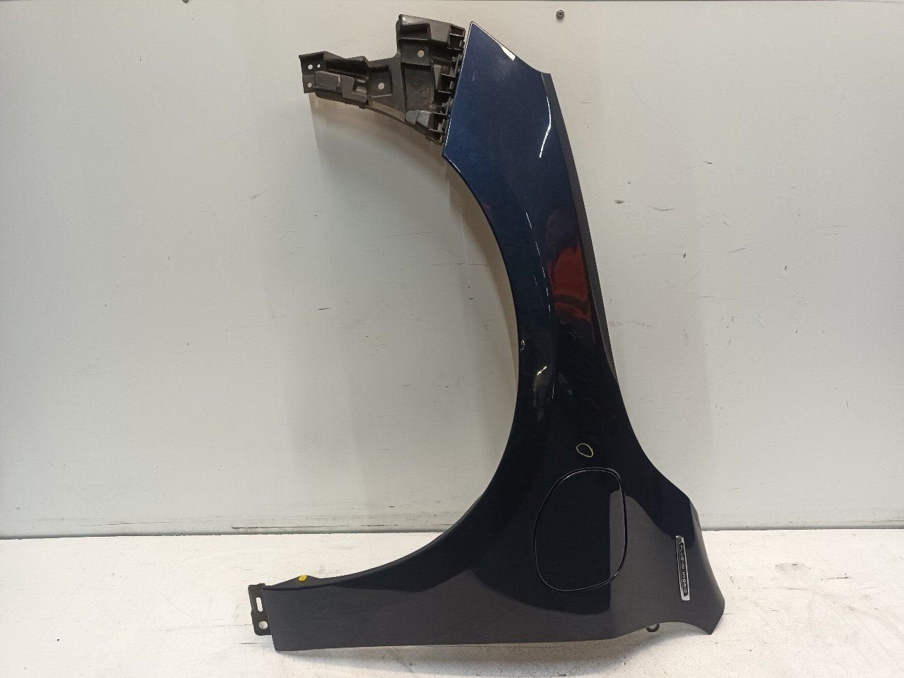 Spatbord links voor Volvo V60, Onderdelen@venauto.nl, Van der Ven Autorecycling B.V., Gebruikt, Ettenseweg 76, 4706 PB Roosendaal, The Netherlands