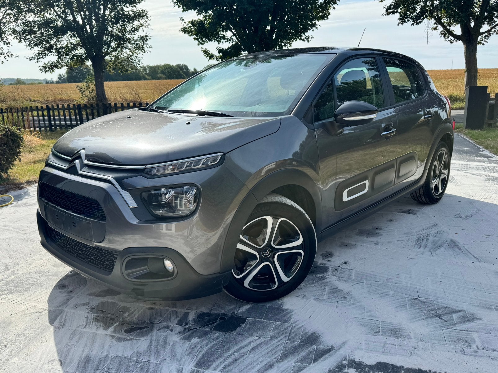 Citroen C3 automatique de 2022 avec carnet complet, Auto's, Citroën, Dealer onderhouden, Stof, Euro 6, Navigatiesysteem