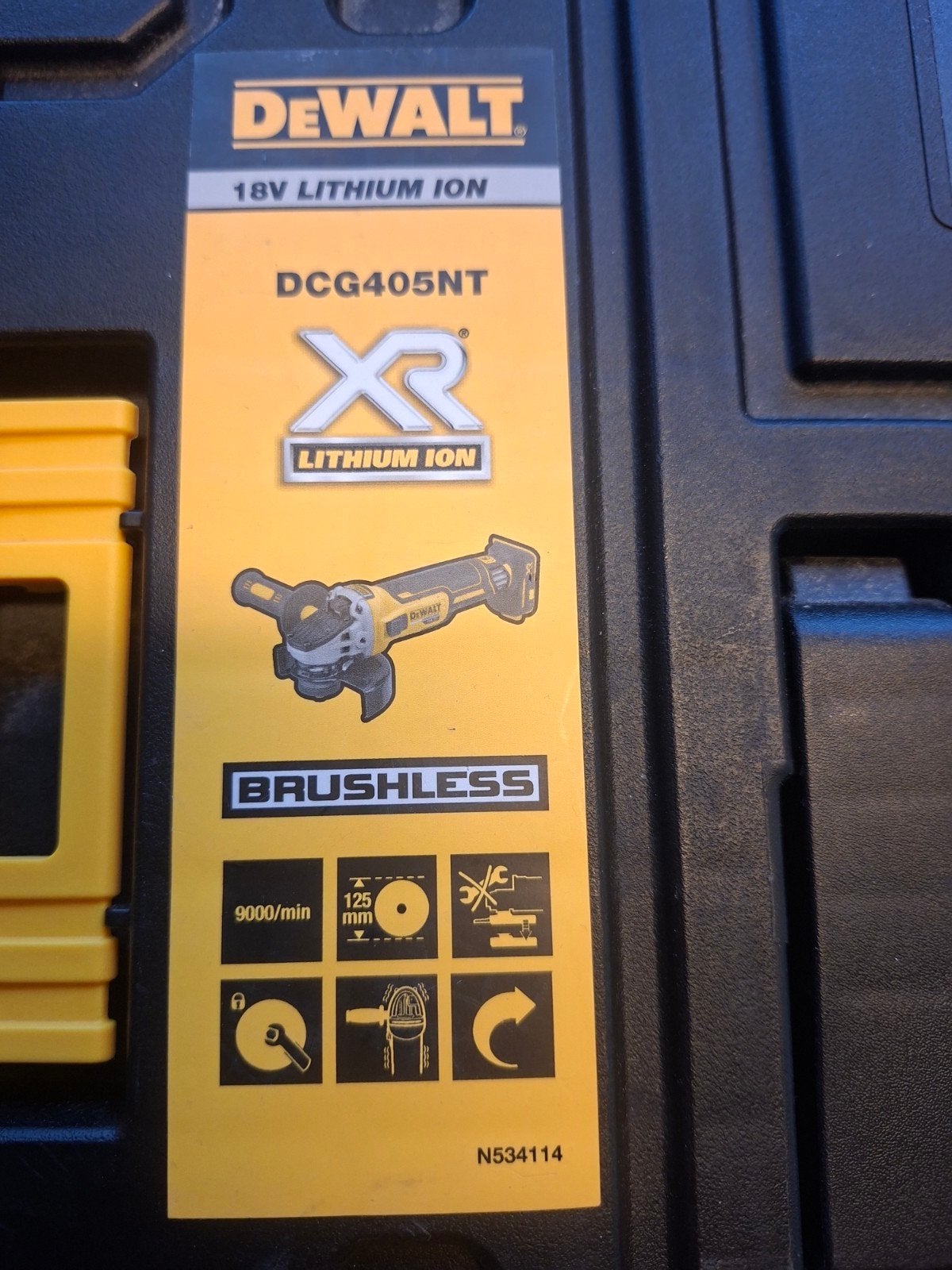 DeWalt DCG405NT, Ophalen