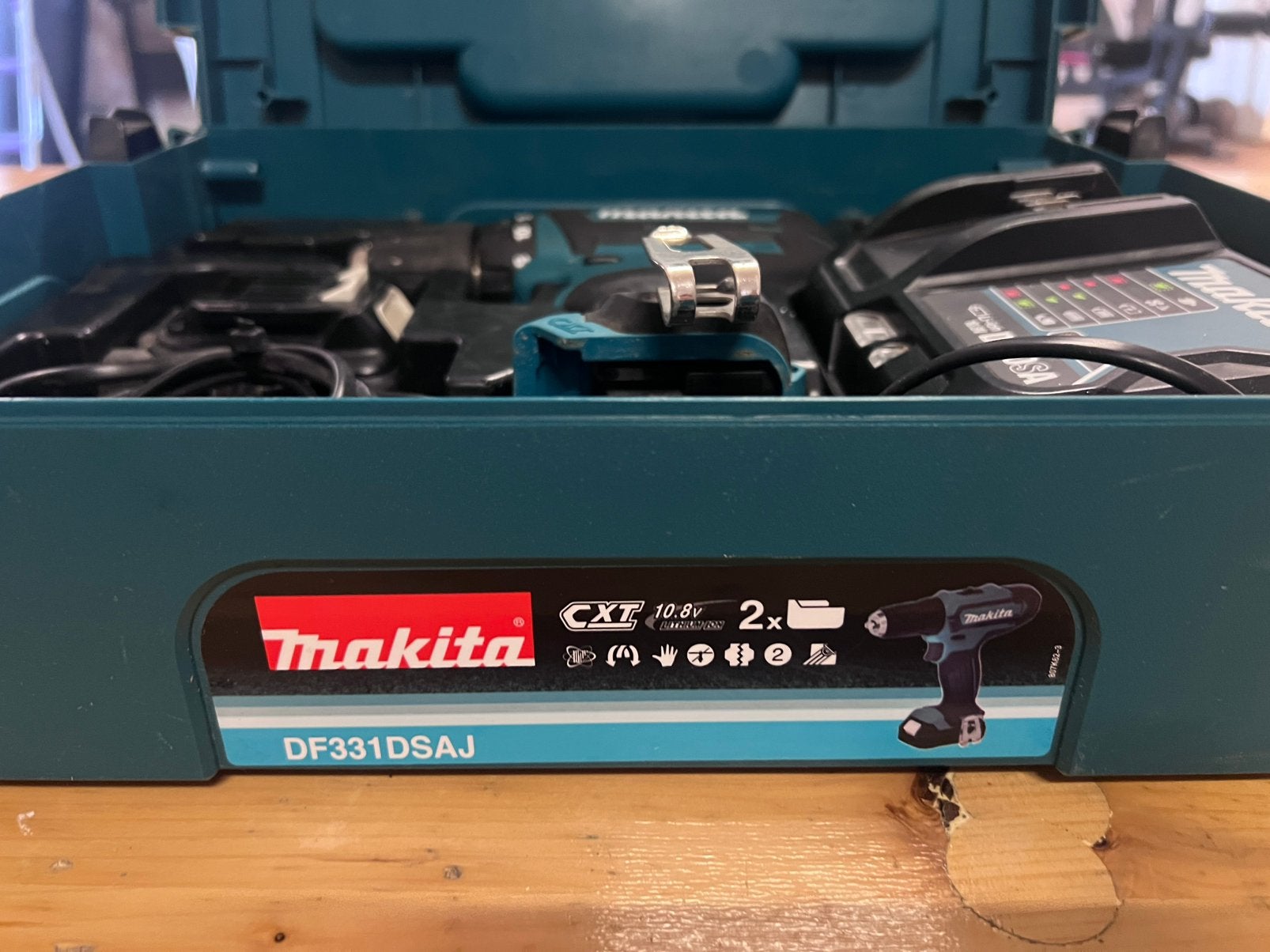 Makita DF331DSAJ – Perceuse-visseuse 10,8V CXT 2 batteries, Enlèvement, Comme neuf