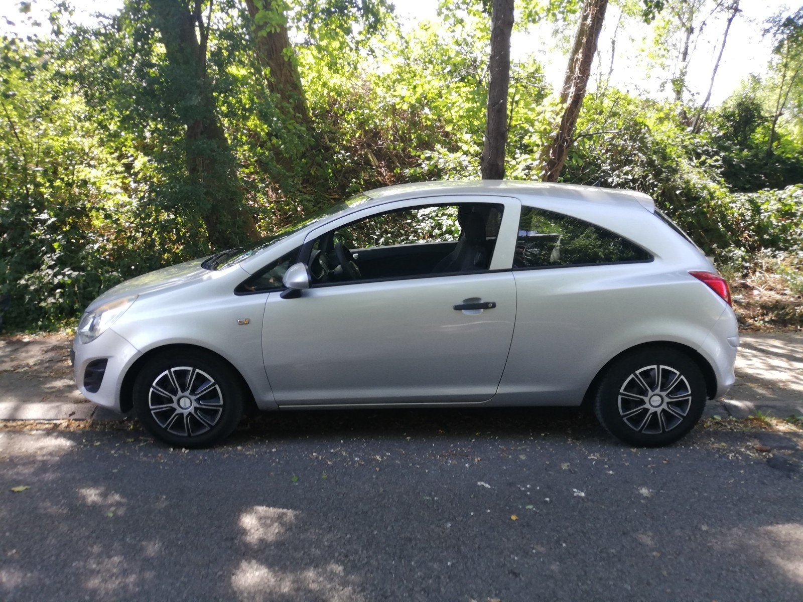 Opel corsa prête à immatriculer ctok 0498 05 29 78, Autos, Opel, Particulier, Corsa, Bluetooth, Verrouillage central, USB, Diesel