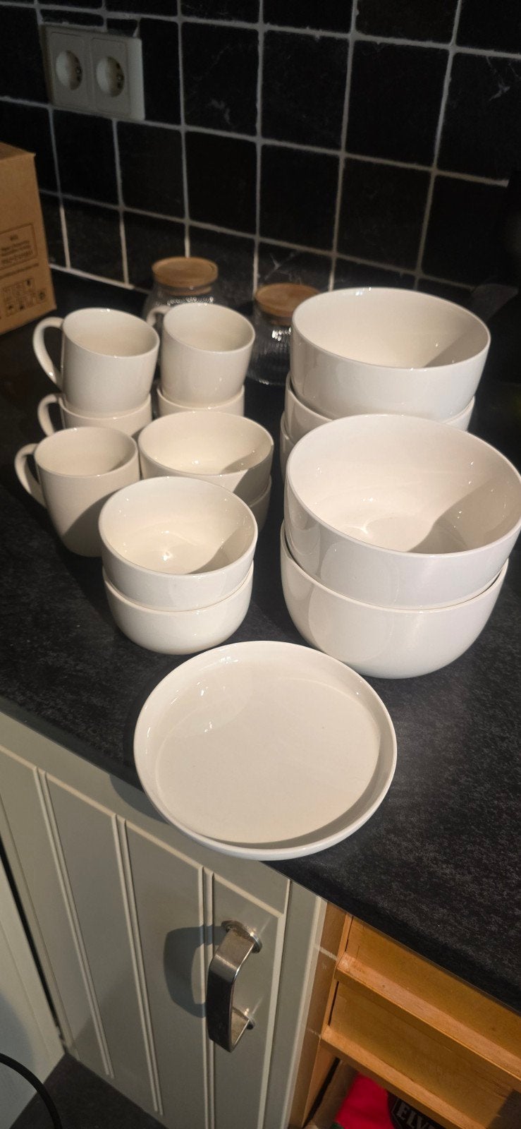 Servies Magnifique (Action), Huis en Inrichting, Ophalen, Zo goed als nieuw, Kom(men)