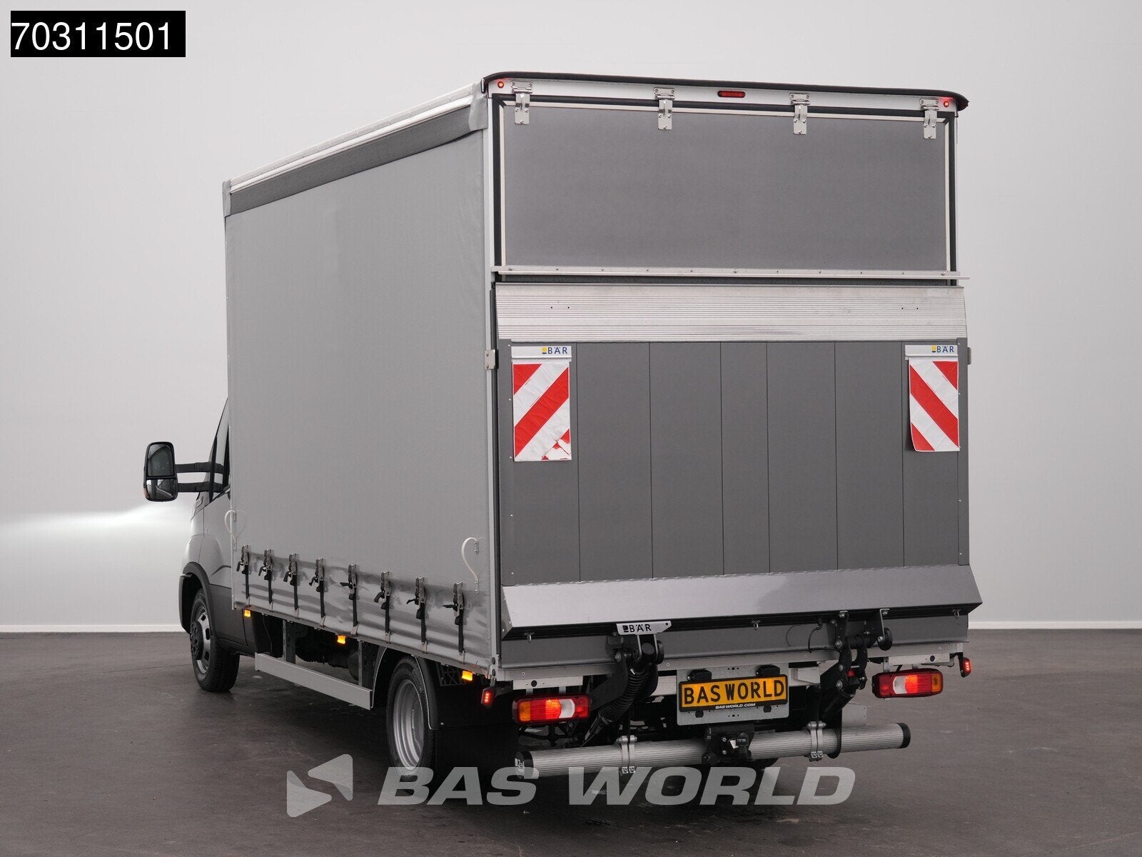 Iveco Daily 35C21 3.0L Laadklep 3,5t Trekhaak Automaat Dubbe, Auto's, Stof, Euro 6, 4 cilinders, Iveco