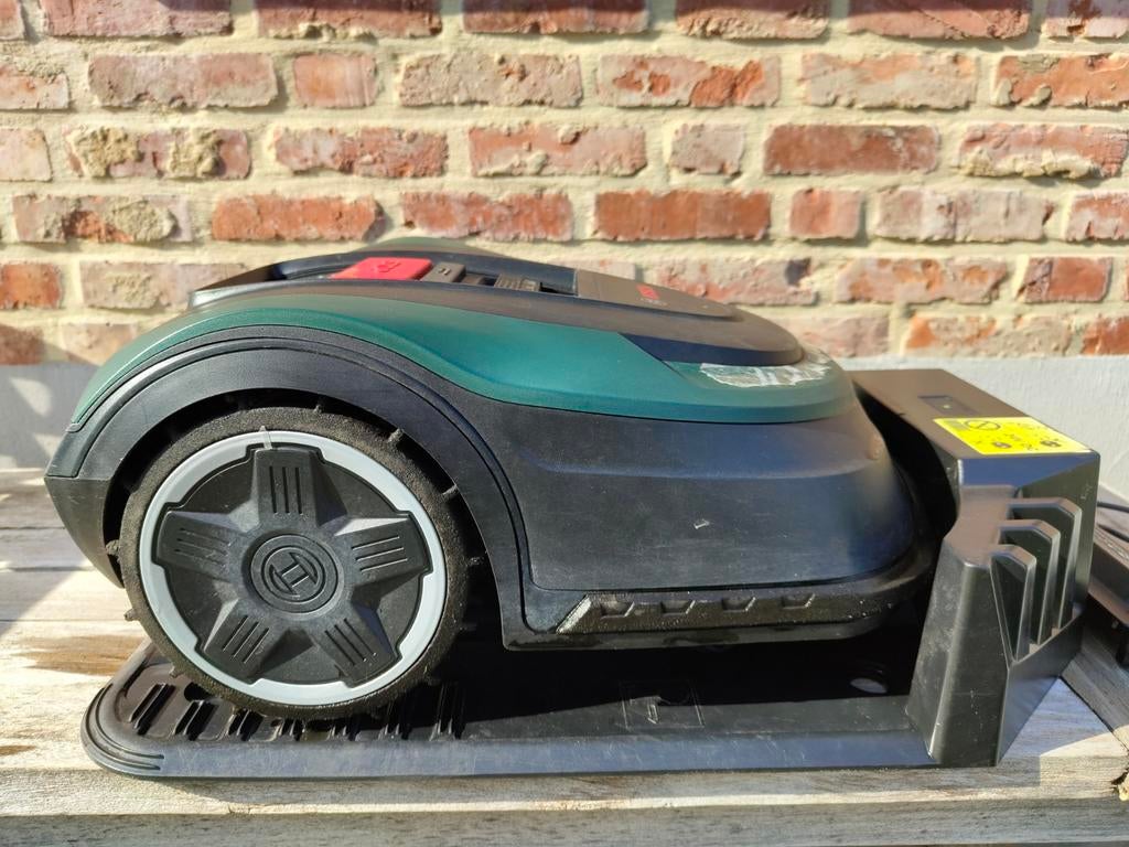 Bosch Indego M700, parfait état., Jardin & Terrasse, Tondeuses robotisées, Comme neuf, Enlèvement