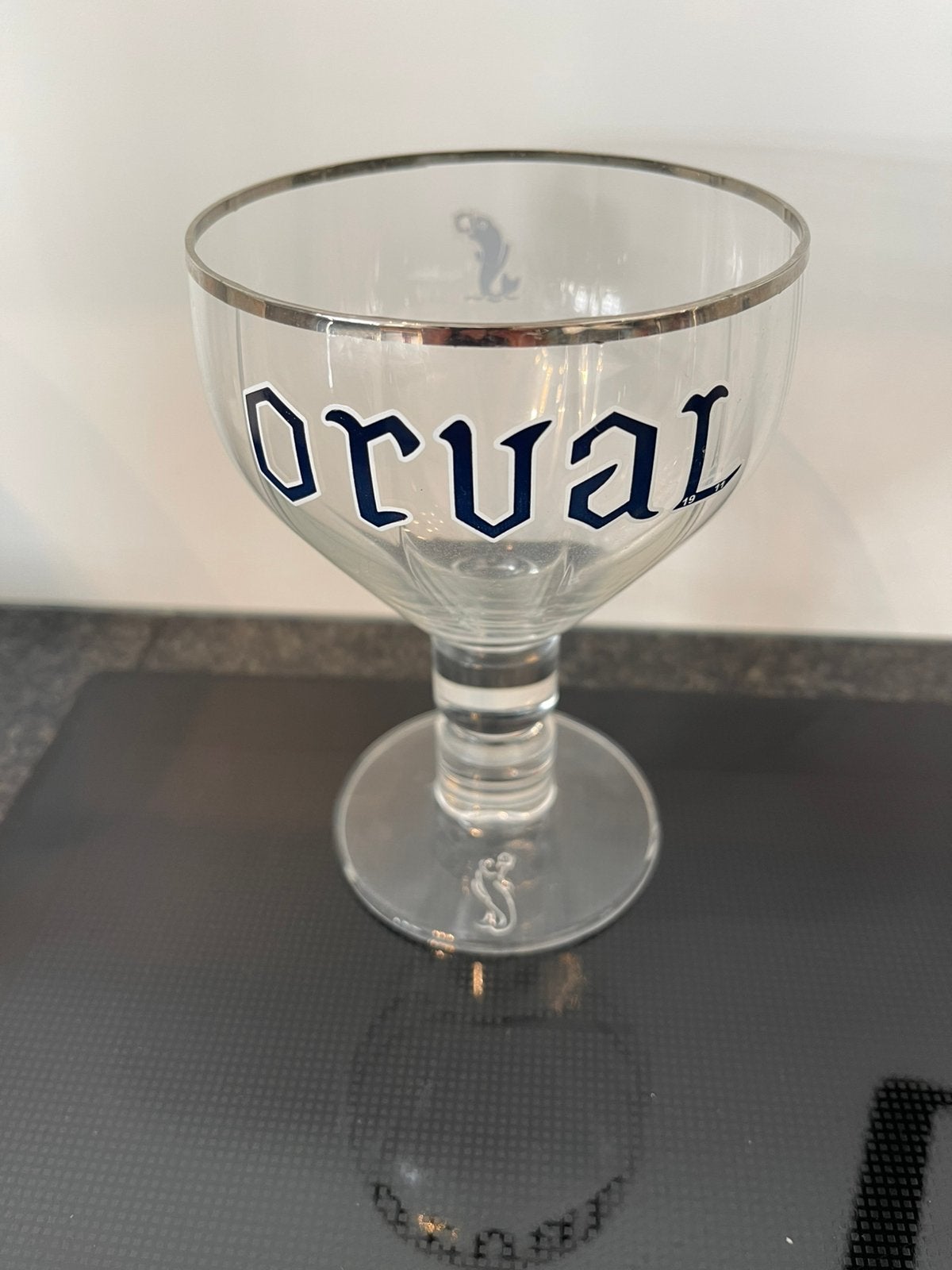 uniek Orval Glas zilveren rand,  bekende forel in de voet, Verzamelen, Ophalen of Verzenden, Zo goed als nieuw