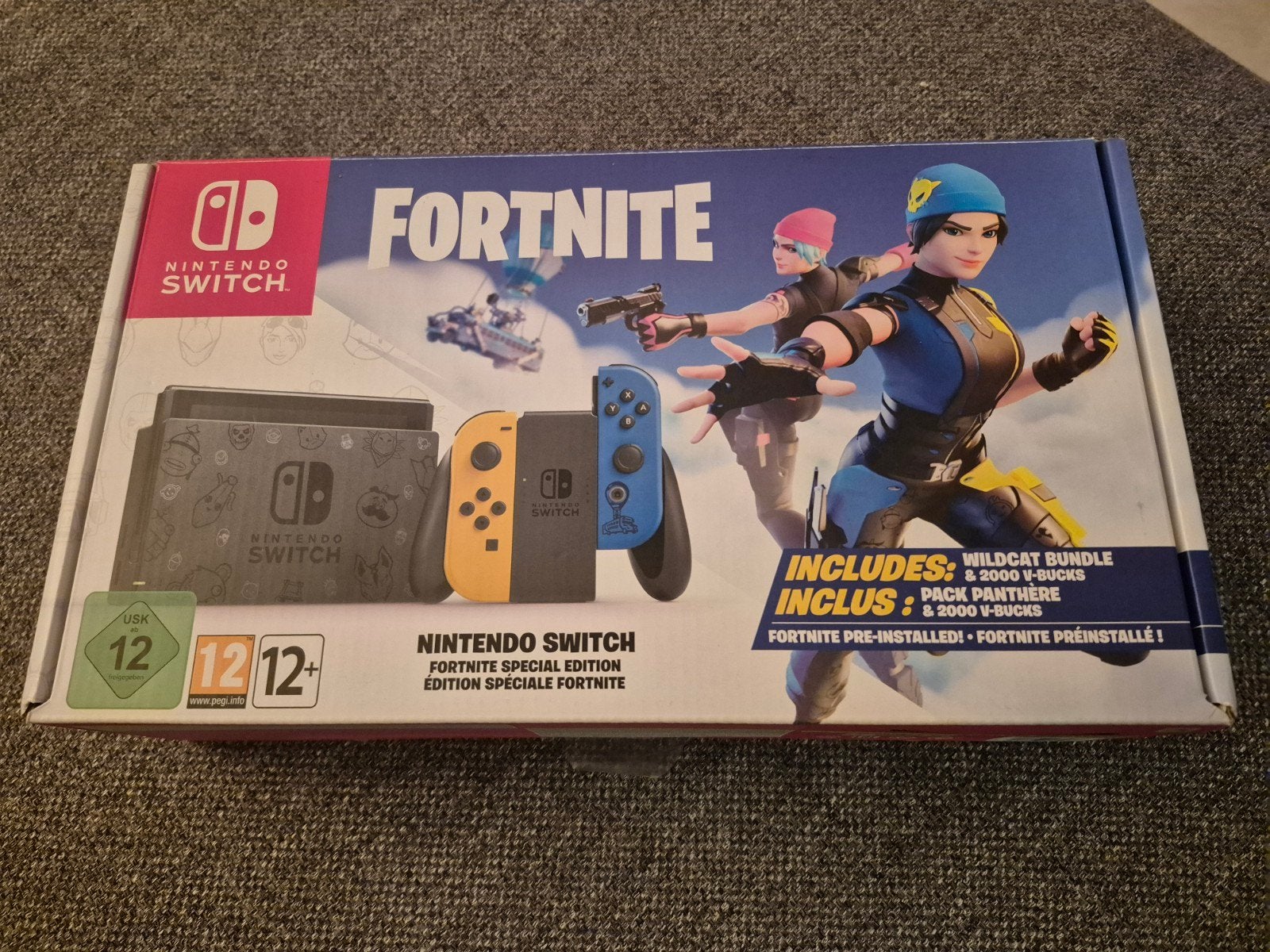NINTENDO SWITCH FORTNITE EDITION BOXED, Games en Spelcomputers, Spelcomputers | Nintendo Switch, Ophalen of Verzenden, Zo goed als nieuw