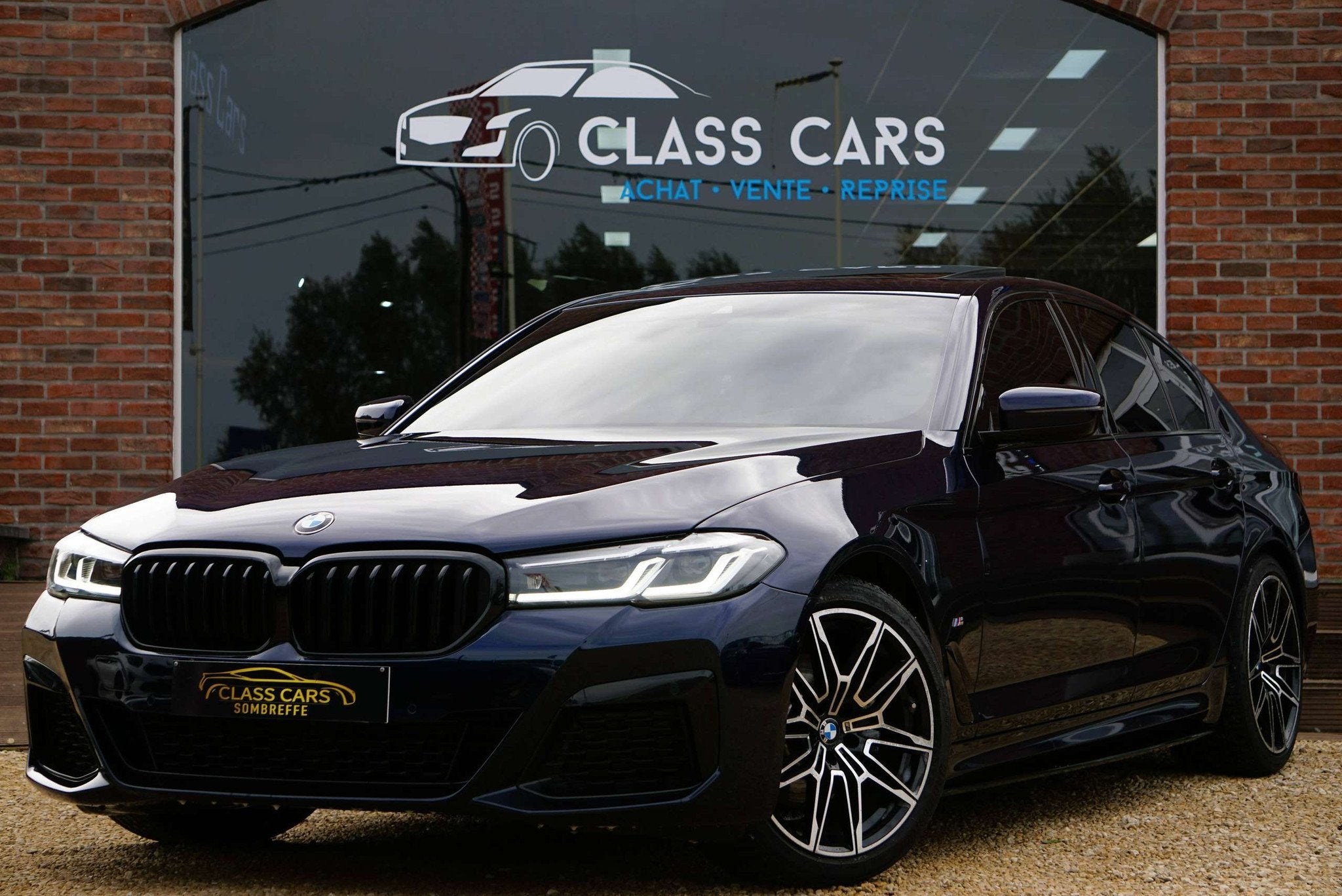 BMW 5 Serie 518 dA PACK M SPORT 150CH / COCKPIT / TOIT OUVRA, Cuir, 110 kW, 5 portes, 4 cylindres