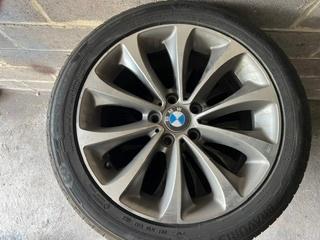 4 jantes 18'' origine BMW  Serie 5  F10 /F11+ pneus, 245 mm, Véhicule de tourisme, Pneus été, Enlèvement