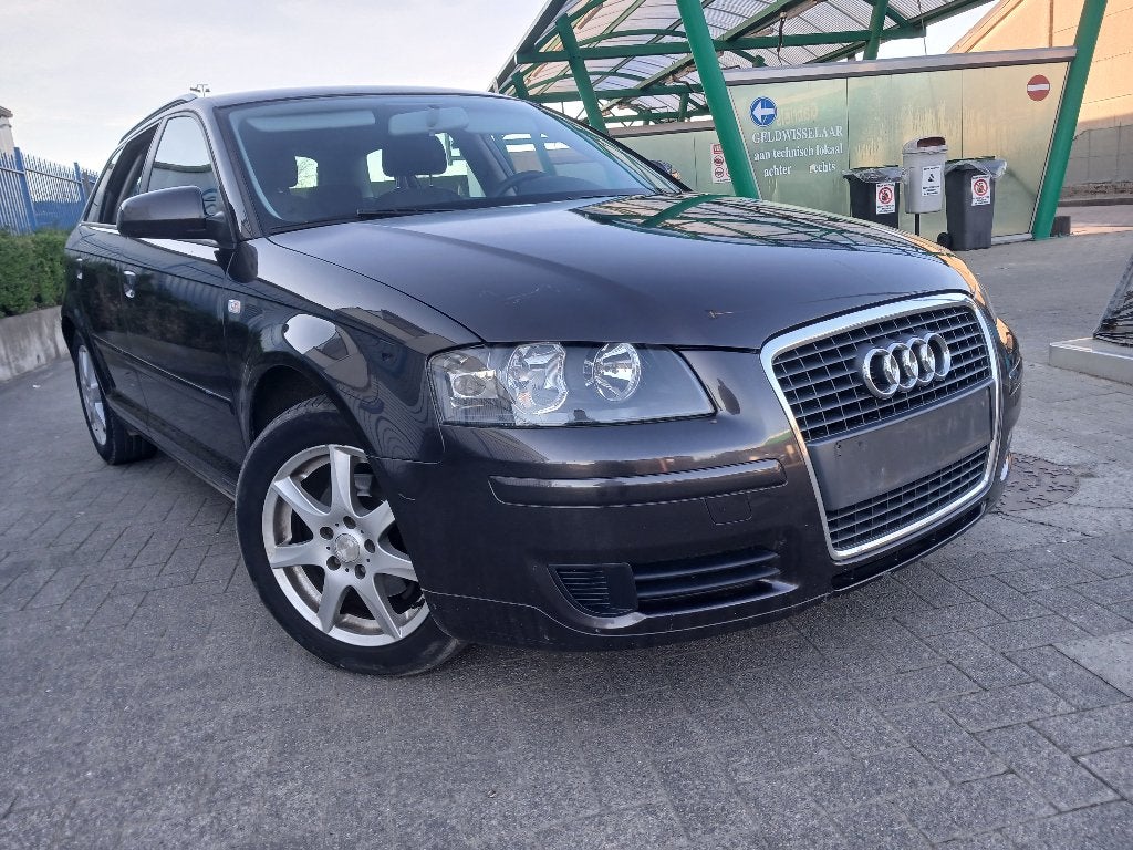 AUDI A3/2000cc TURBO DIESEL/GEKEURD/GARANTIE, Auto's, Zwart, Bedrijf, Euro 4, Te koop