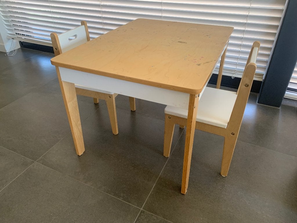 Kindertafel en 2 stoelen, Kinderen en Baby's, Kinderkamer | Tafels en Stoelen, Ophalen, Stoel(en)