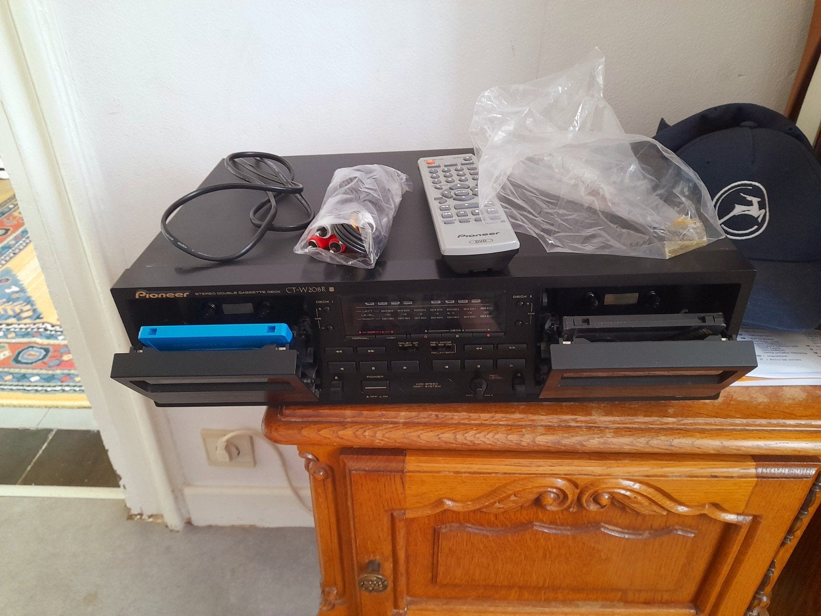 Nieuwe radio cassette alls op de fotos nieuw, Enlèvement
