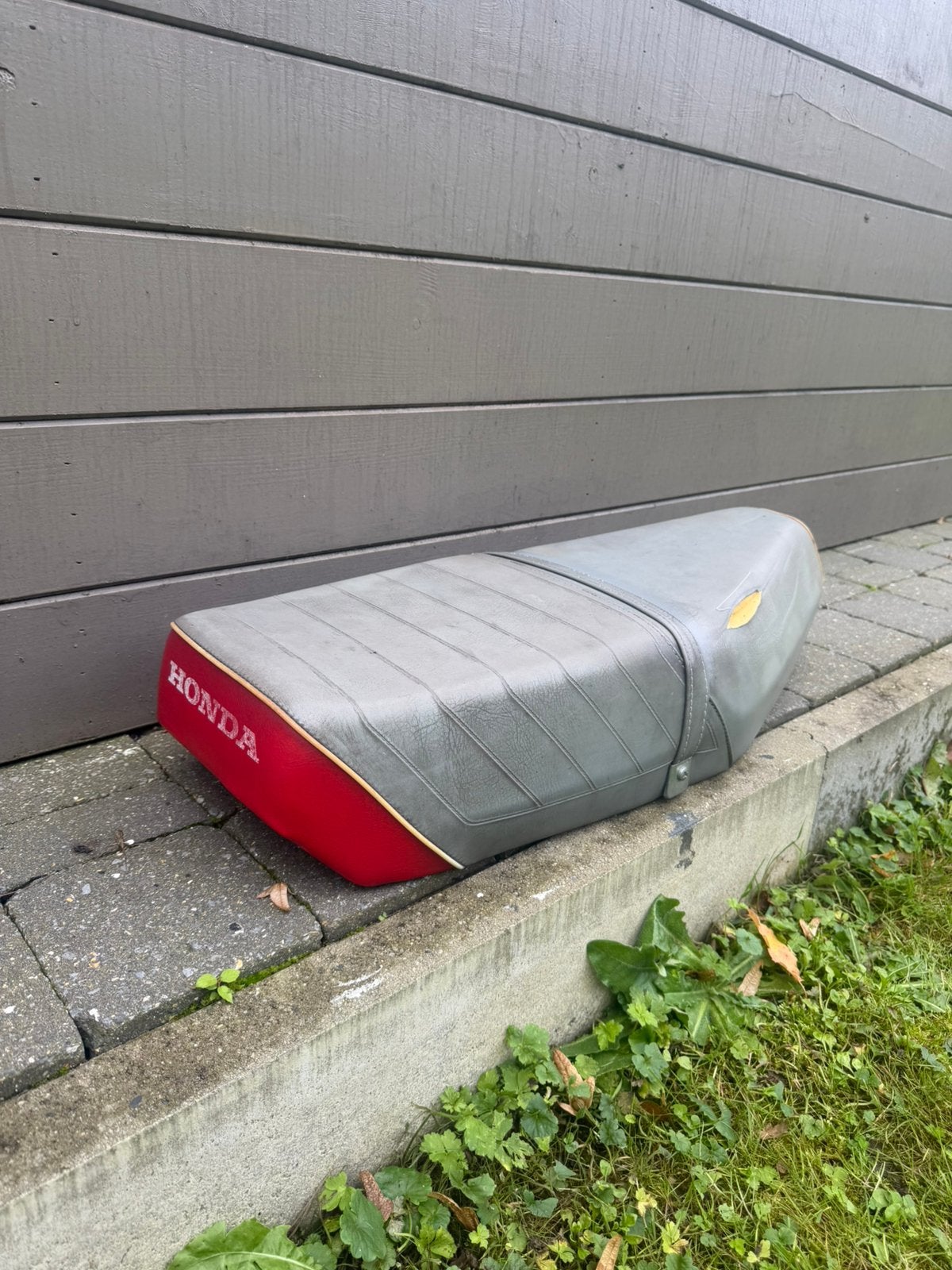 Honda scoopy sh50 zadel, Ophalen of Verzenden, Zo goed als nieuw, Zadel