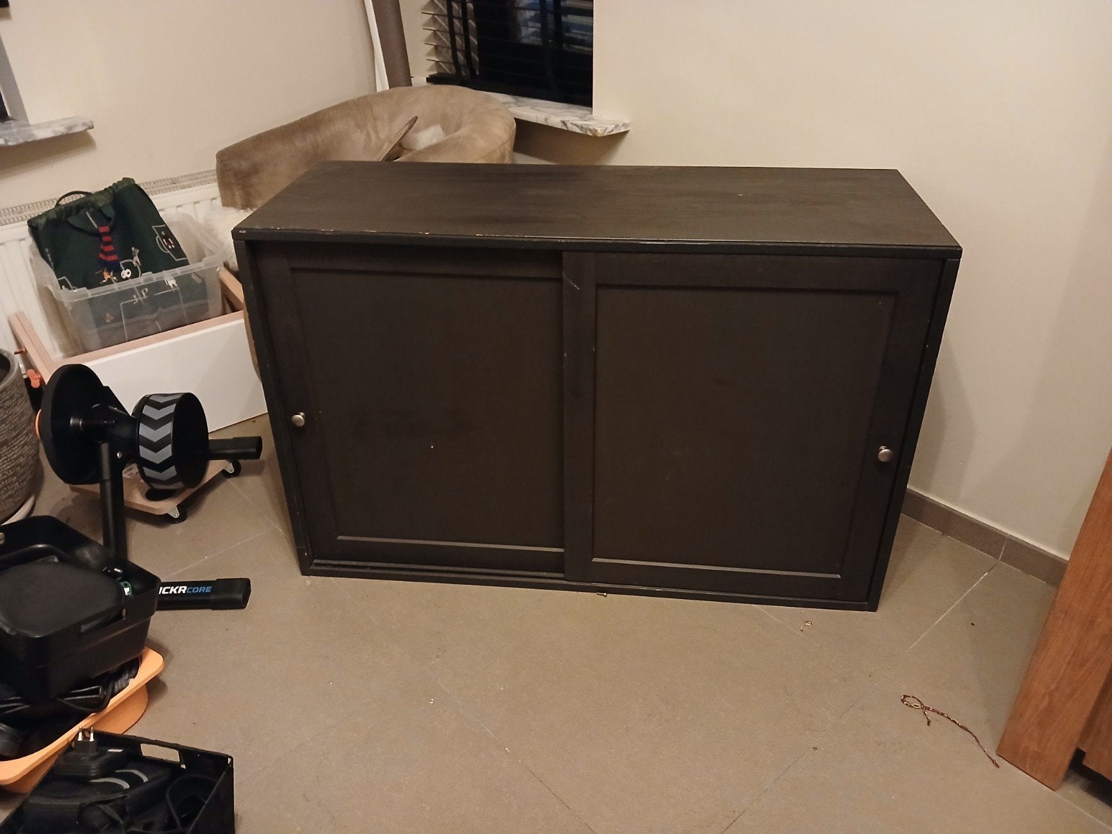 Zwarte ikea kast laag schuifdeuren, Enlèvement
