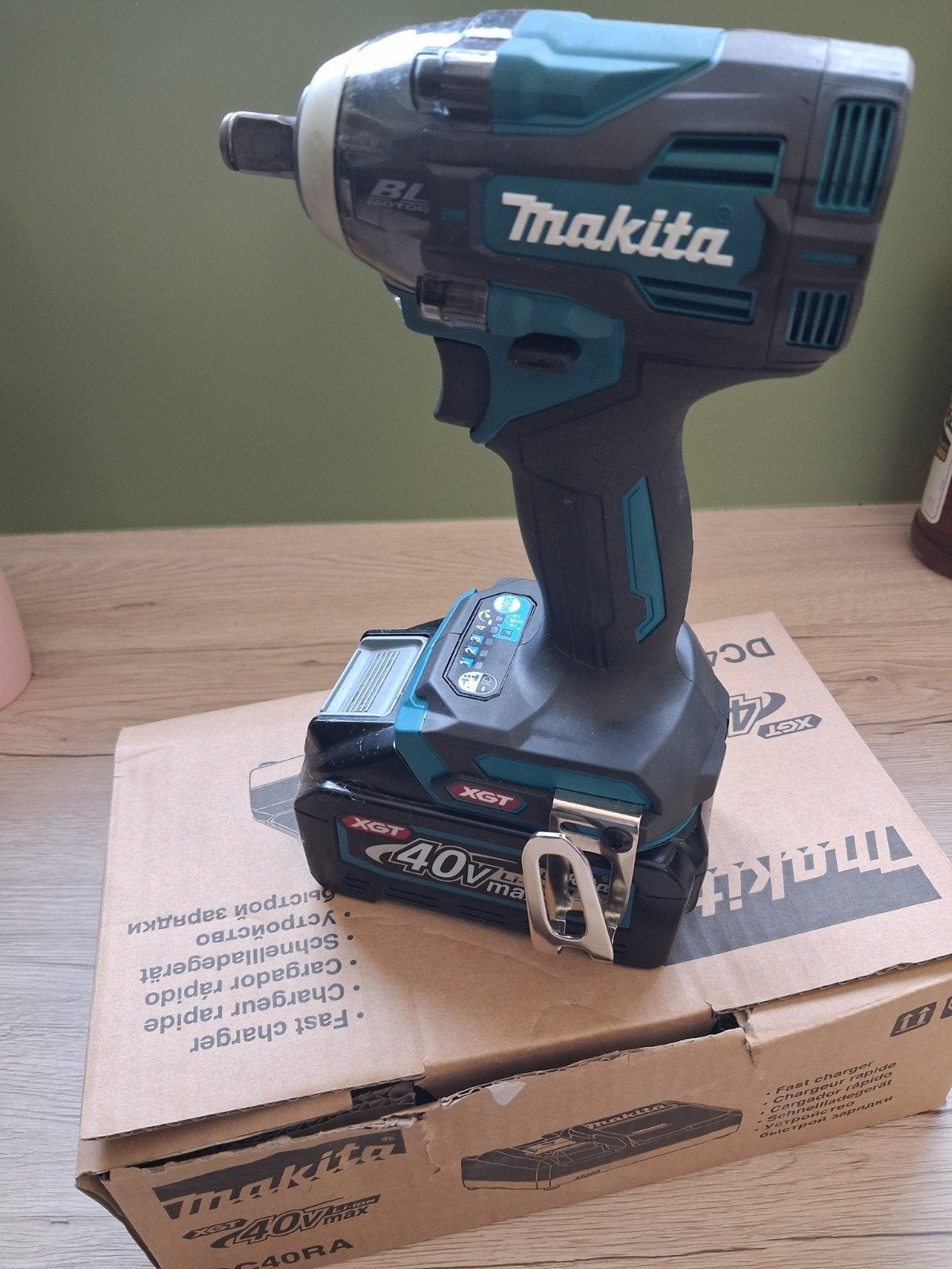 Bologneusse slagmoersleutel Makita met accu en lader, Doe-het-zelf en Bouw, Gereedschap | Boormachines, Ophalen