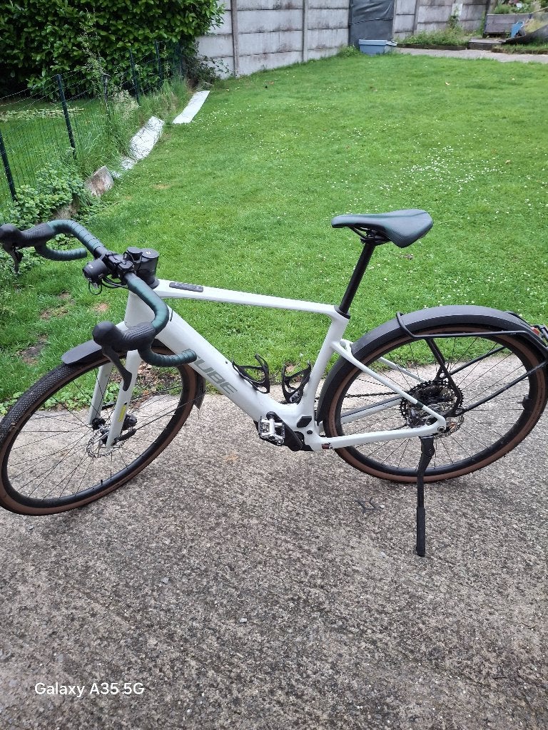Elektrische fiets op gravel, Ophalen, Zo goed als nieuw, Cube