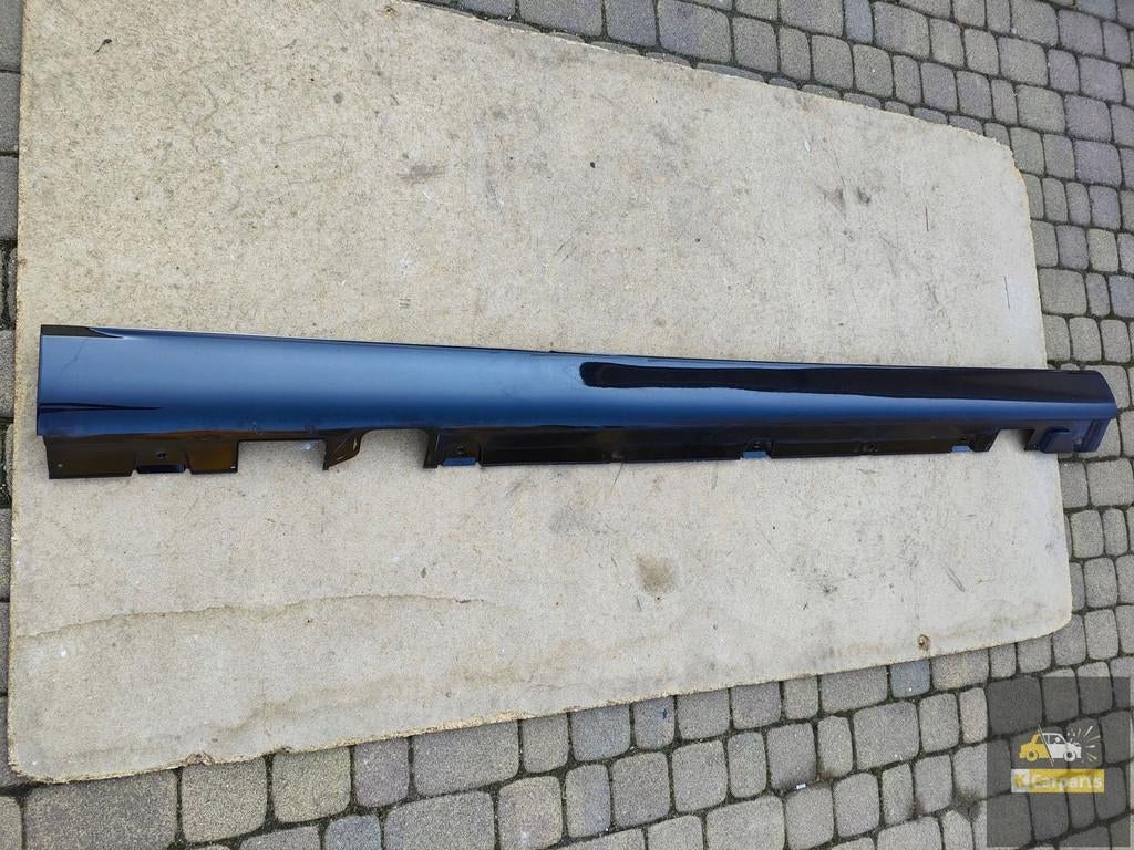 BANDE DE BAS DE SEUIL DROIT MERCEDES CLASSE E W213 AMG 16 -, Mercedes-Benz AG, Mercedes-Benz, Utilisé, Mercedesstrasse 120
70372  Stuttgart, DE