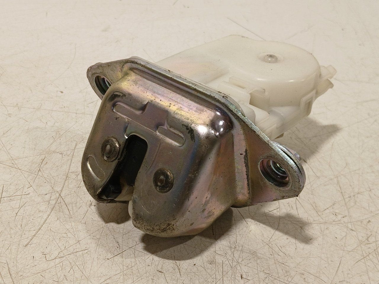 Slot mechaniek kofferdeksel achterklep Subaru Legacy, Subaru, Onderdelen@venauto.nl, Van der Ven Autorecycling B.V., Gebruikt