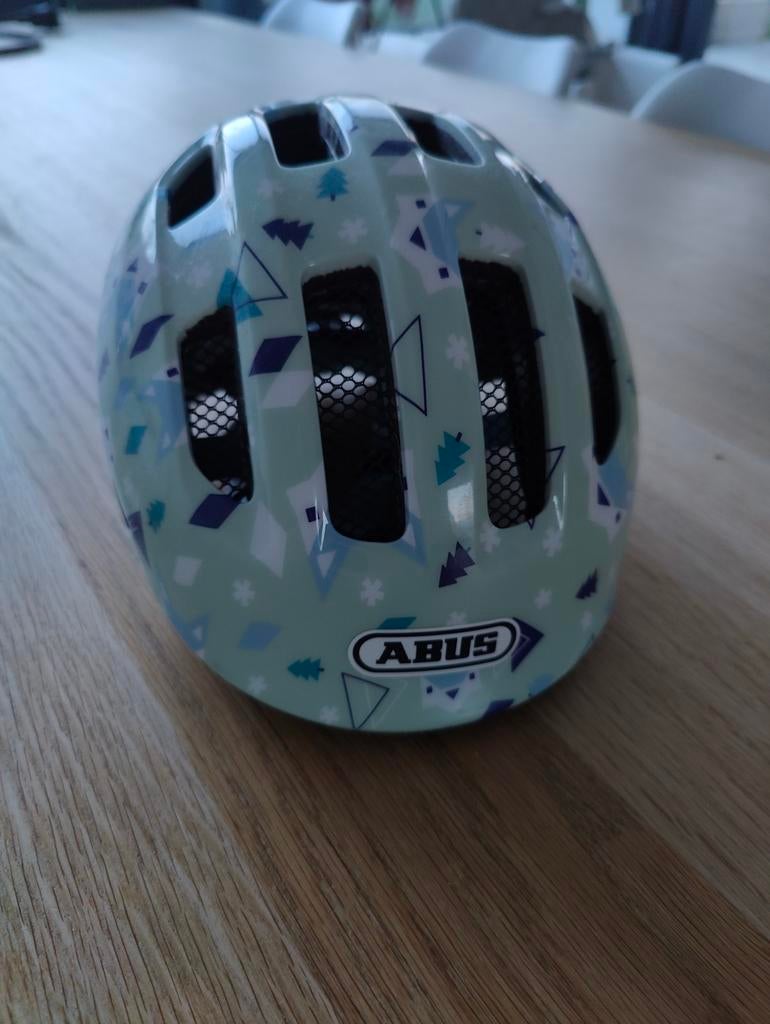 Baby/kinderhelm Abus 50cm, Fietsen en Brommers, Fietsaccessoires | Fietshelmen, Ophalen