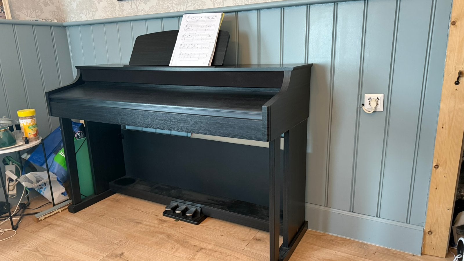 Piano thomann dp95 + piano stoel, Ophalen, Zo goed als nieuw, Zwart, Piano