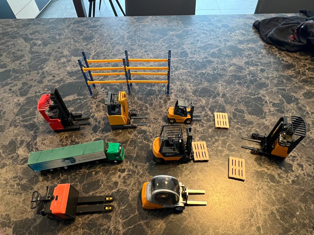 Speelgoed heftruck, Hobby en Vrije tijd, Modelauto's | 1:32, Ophalen, Zo goed als nieuw