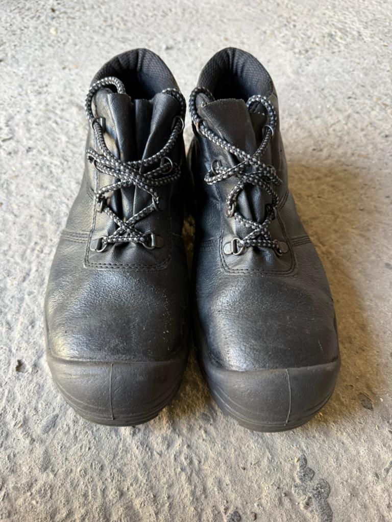 Chaussures de sécurité noires, Bricolage & Construction, Enlèvement ou Envoi, Comme neuf