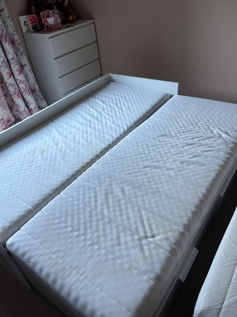 duo enkel en dubbel bed met lades en 2 matrassen, Huis en Inrichting, Slaapkamer | Bedden, Zo goed als nieuw, Ophalen