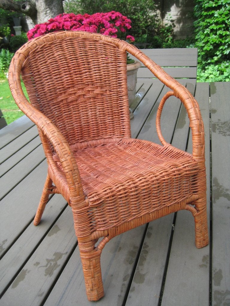 ROTAN POPPENSTOELTJE, Ophalen of Verzenden