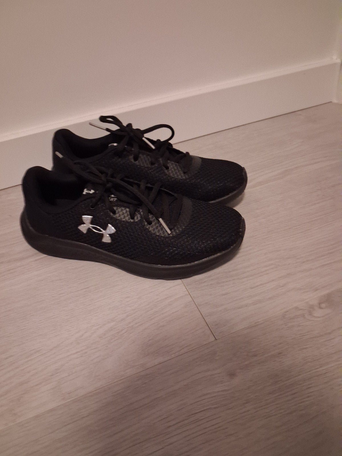 Under Armour Charged Pursuit 3 – GLOEDNIEUW – Maat 40.5, Vêtements | Hommes, Chaussures, Neuf, Enlèvement, Under armour, Chaussures de sport