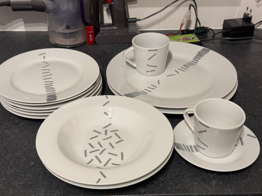 servies, Enlèvement, Assiettes(s)