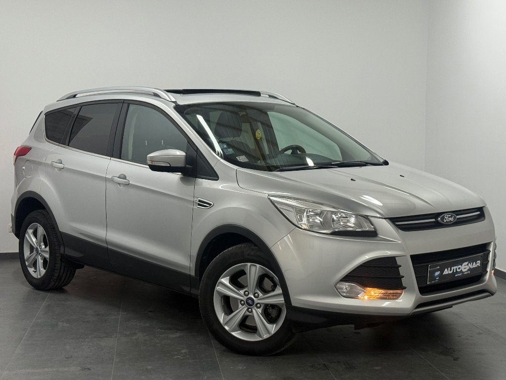 Ford Kuga 2.0TDCi Titanium - 1erMain - Carnet - Toit Ouvrant, Autos, 100 kW, Achat, Entreprise, 5 portes