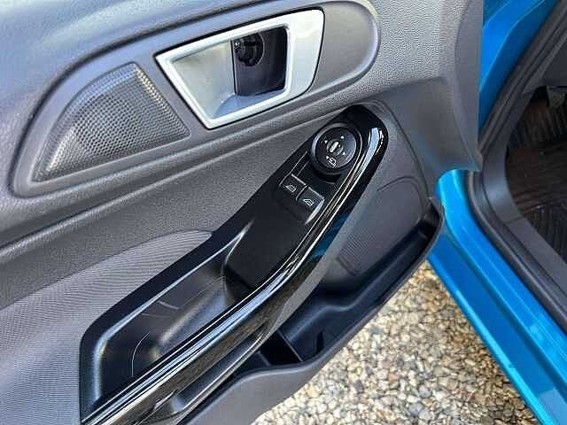 Ford Fiesta 1.5 TDCi TITANIUM/CLIM/JANTES/ SENSOR/92000KM!!!, Achat, Entreprise, Fiësta, https://public.car-pass.be/vhr/6f55d585-569f-4a2c-96f9-bf079603a57e