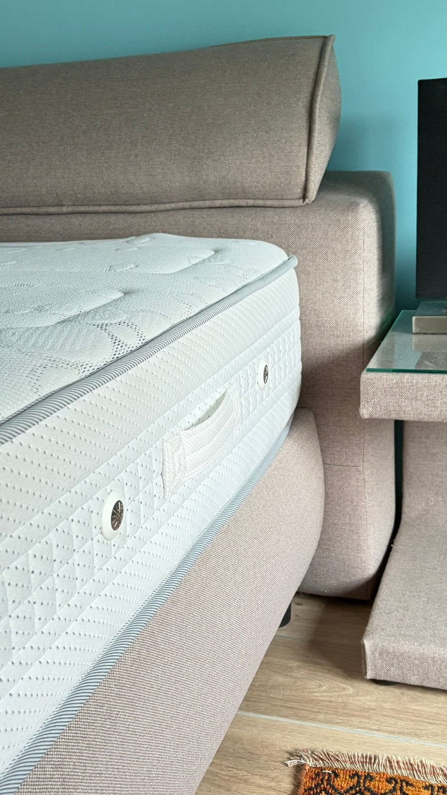 Boxspringbed 160x200 van Plum'art in twee kleuren, Beige, Tweepersoons, Zo goed als nieuw, 200 cm