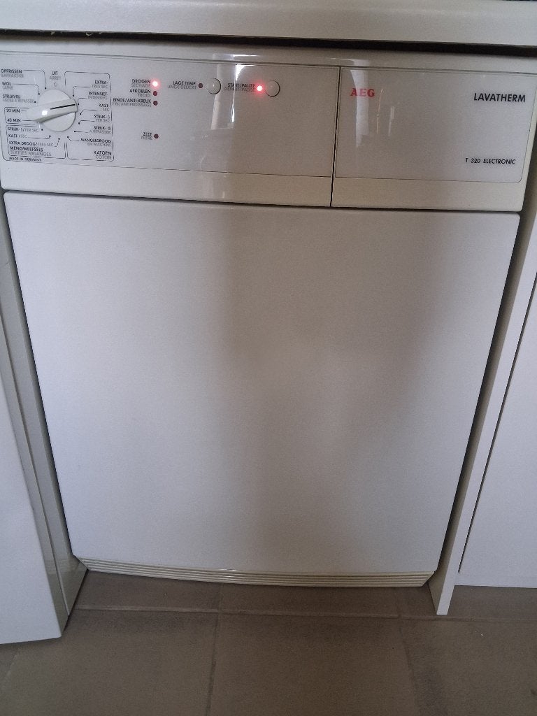 Droogkast AEG, Elektronische apparatuur, Droogkasten, Ophalen, Gebruikt, Luchtafvoer, 4 tot 6 kg