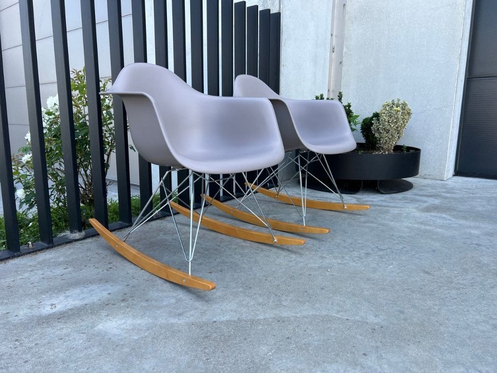 Vitra Eames RAR schommelstoel, 2x, Maison & Meubles, Chaises, Comme neuf, Deux, Gris, Envoi