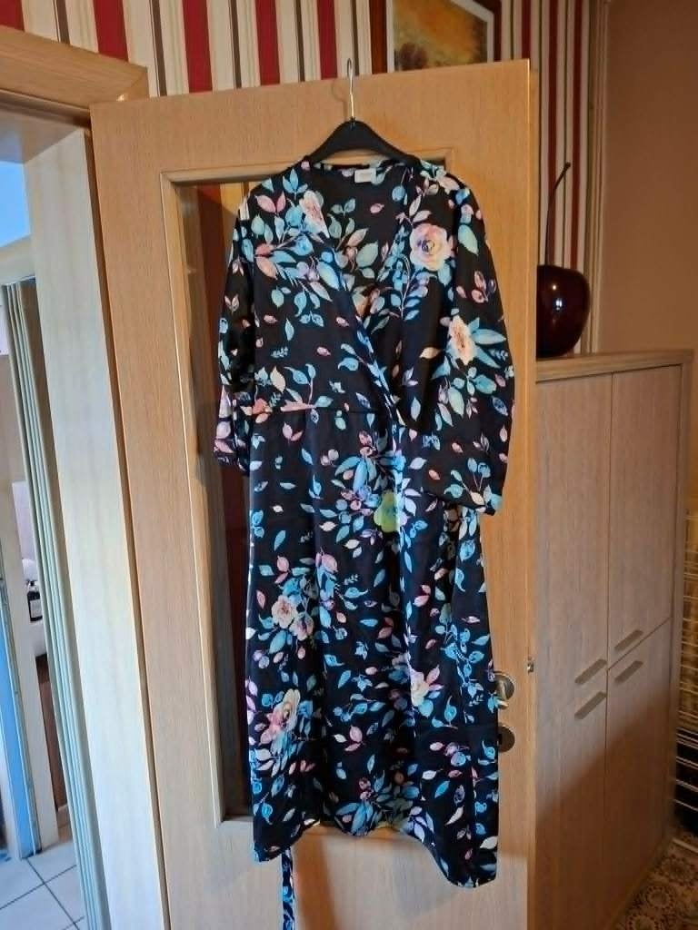 Bloemenprint overslagjurk (wrap dress) van JDY, Meerkleurig, Ophalen of Verzenden, Zo goed als nieuw, Maat 36 (S)