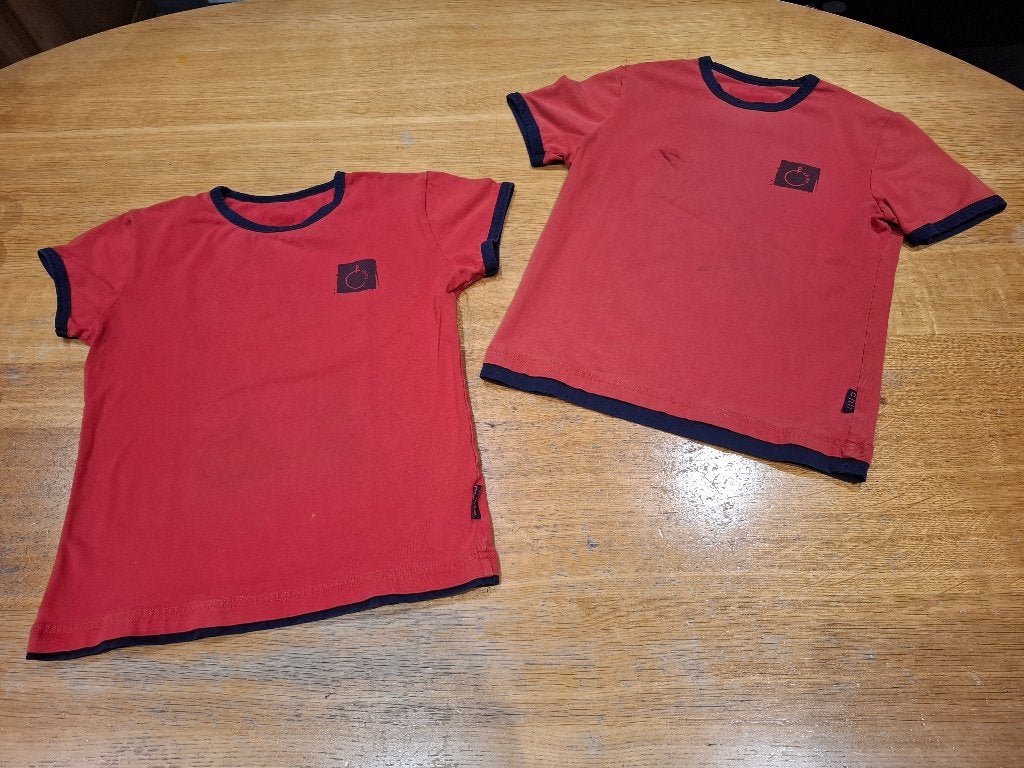 Chiro t-shirt maat 140 -  2 stuks, Enlèvement ou Envoi, Utilisé, Garçon ou Fille, Chemise ou À manches longues