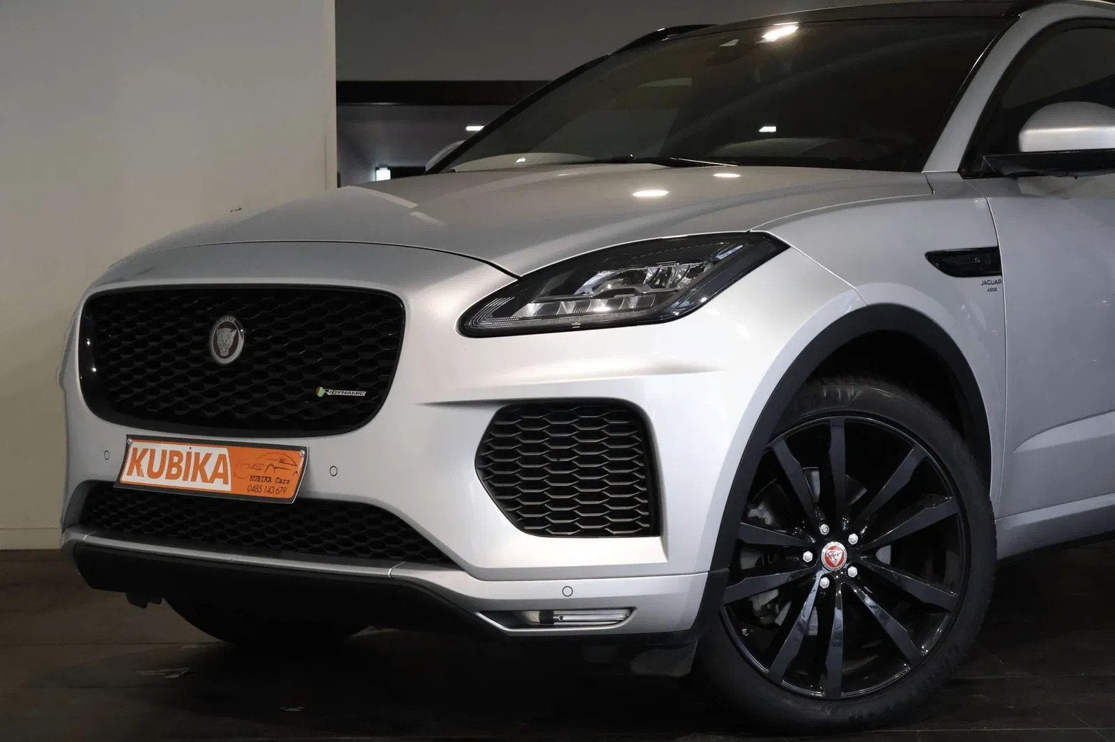 Jaguar E-Pace E-Pace 2.0 D AWD R-Dynamic BTW* Pano ACC Navi, Autos, Jaguar, Cuir, Argent ou Gris, Achat, Euro 6