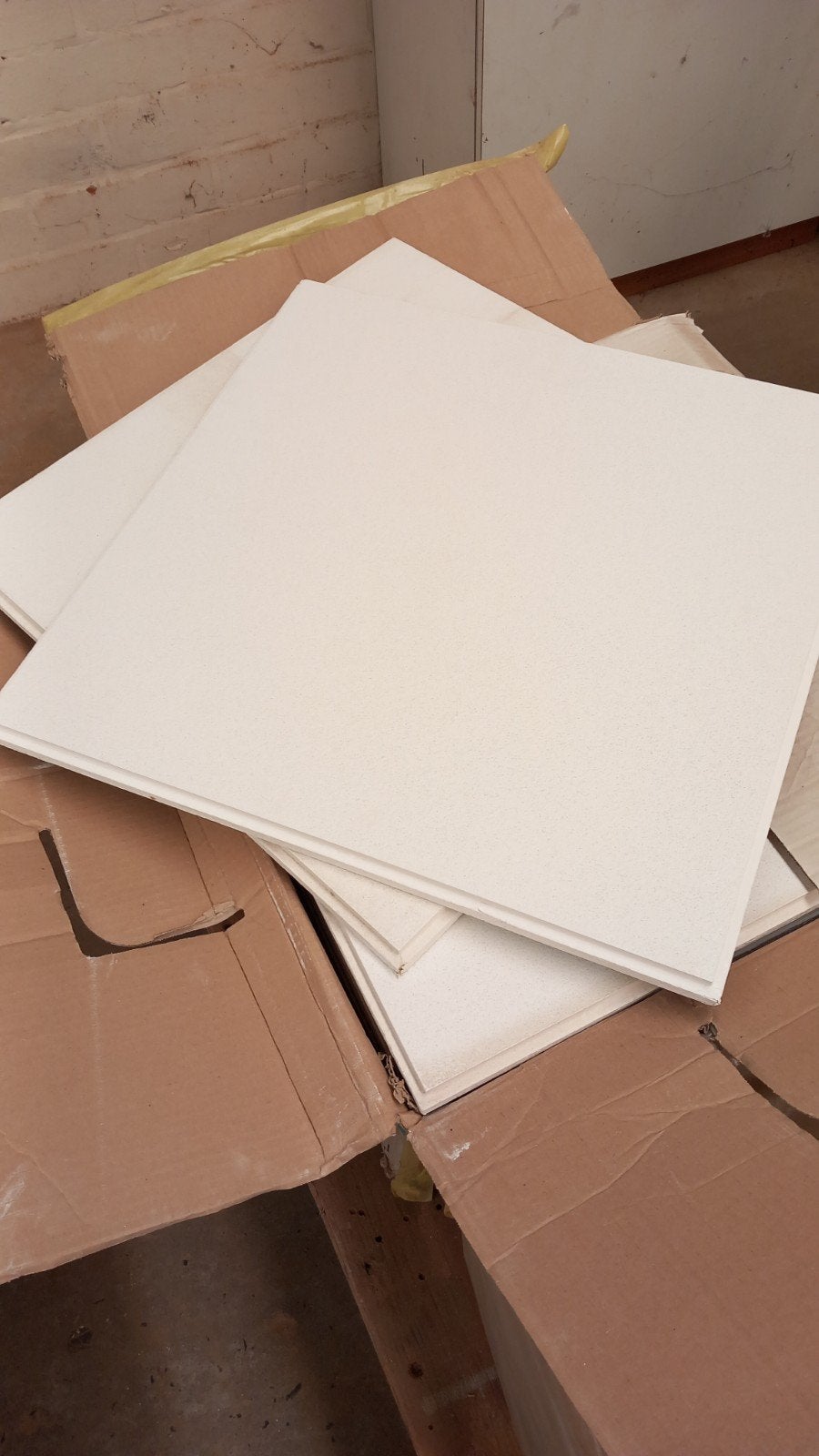 dalles de plafond Eurocustic, Enlèvement