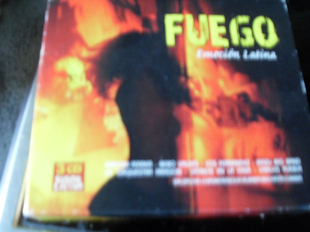 cdbox 3 cd's fuego emocion latino nieuw, CD & DVD, CD | Compilations, Enlèvement ou Envoi, Comme neuf, Dance