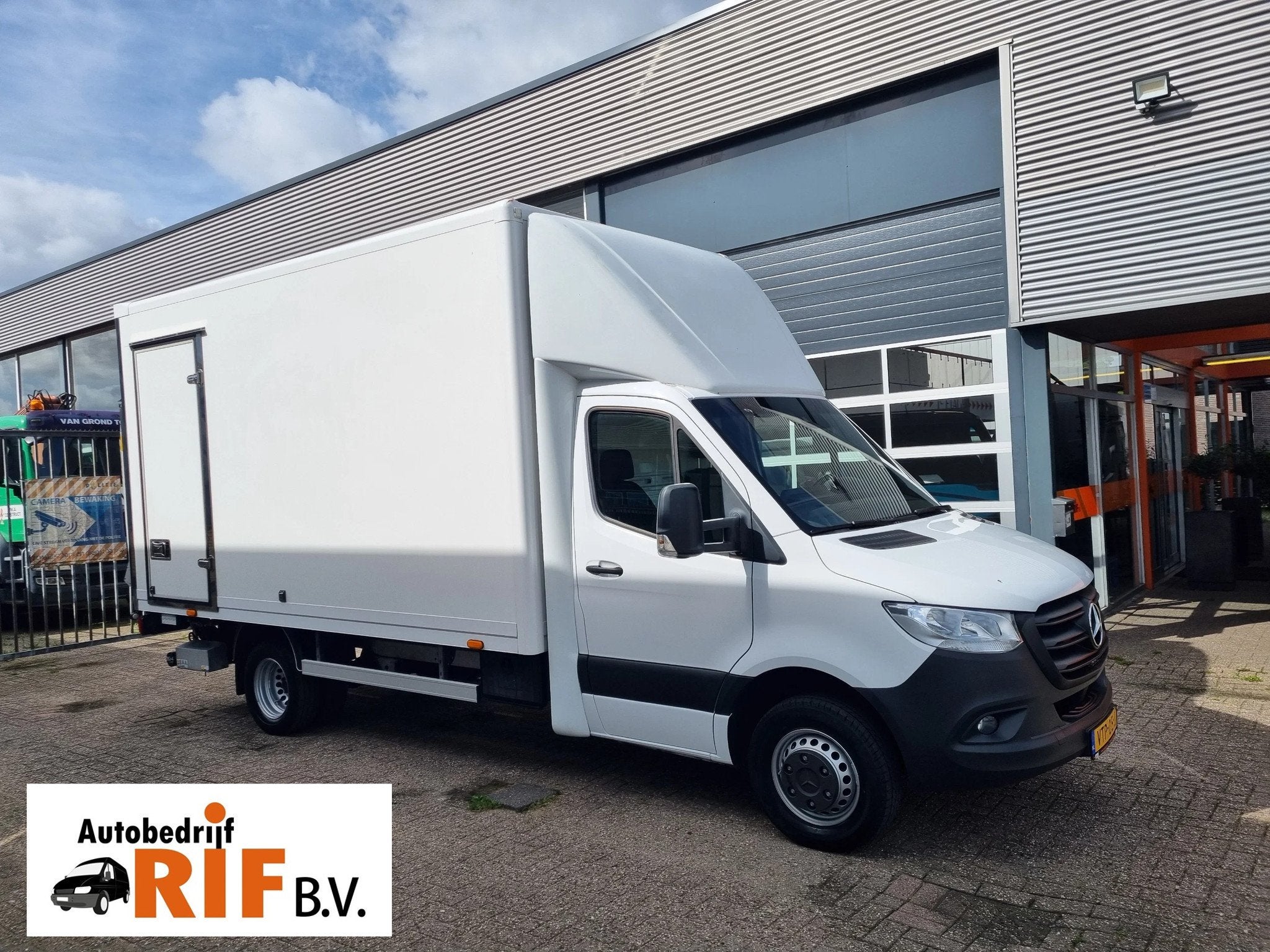 Mercedes-Benz Sprinter 519 CDI/ Bakwagen/ Laadklep/ Airco/ 2, Auto's, Multifunctioneel stuurwiel, Achterwielaandrijving, Gebruikt