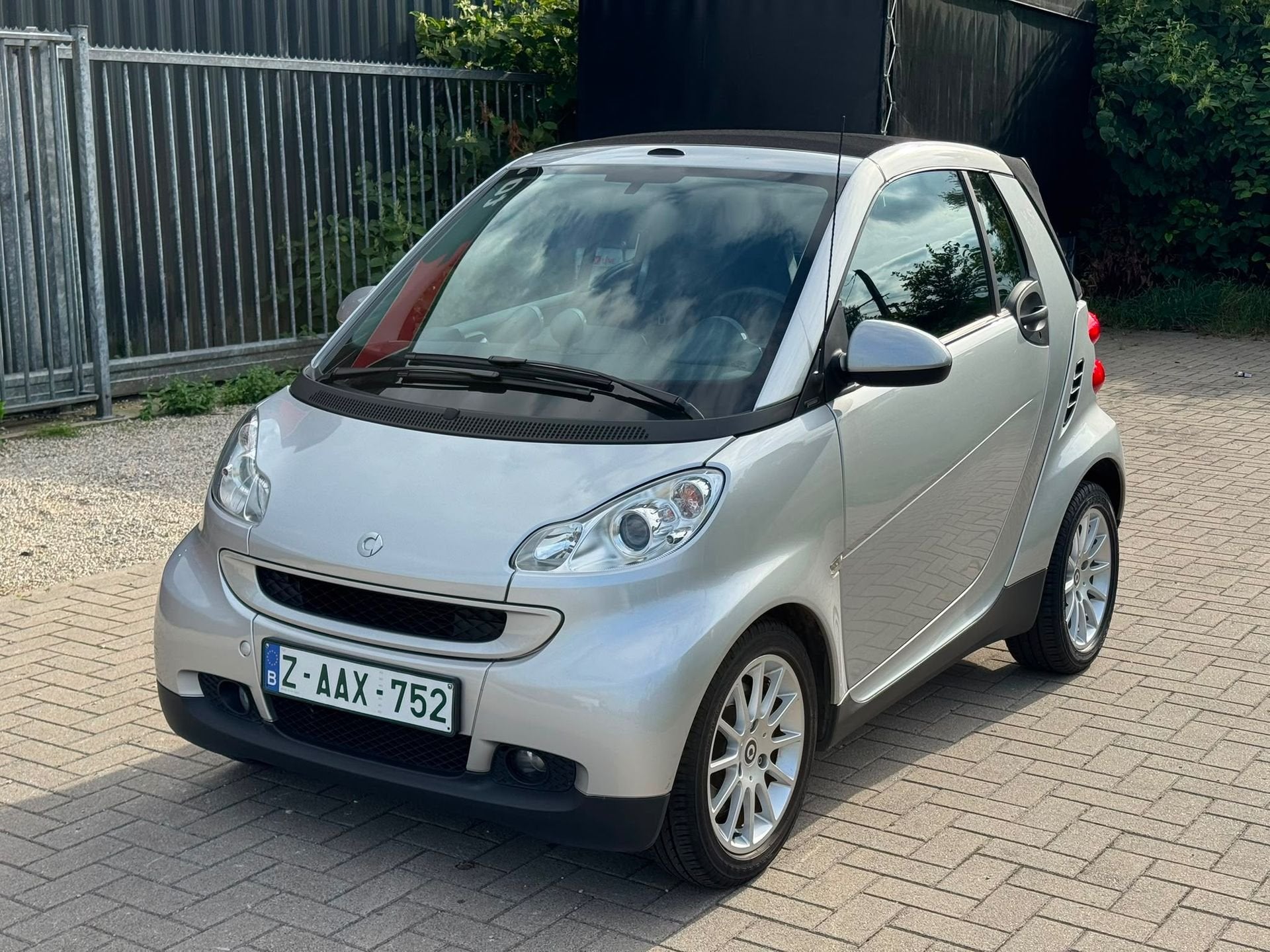 Smart Fortwo, Autos, Argent ou Gris, 32 kW, Entreprise, 2 places