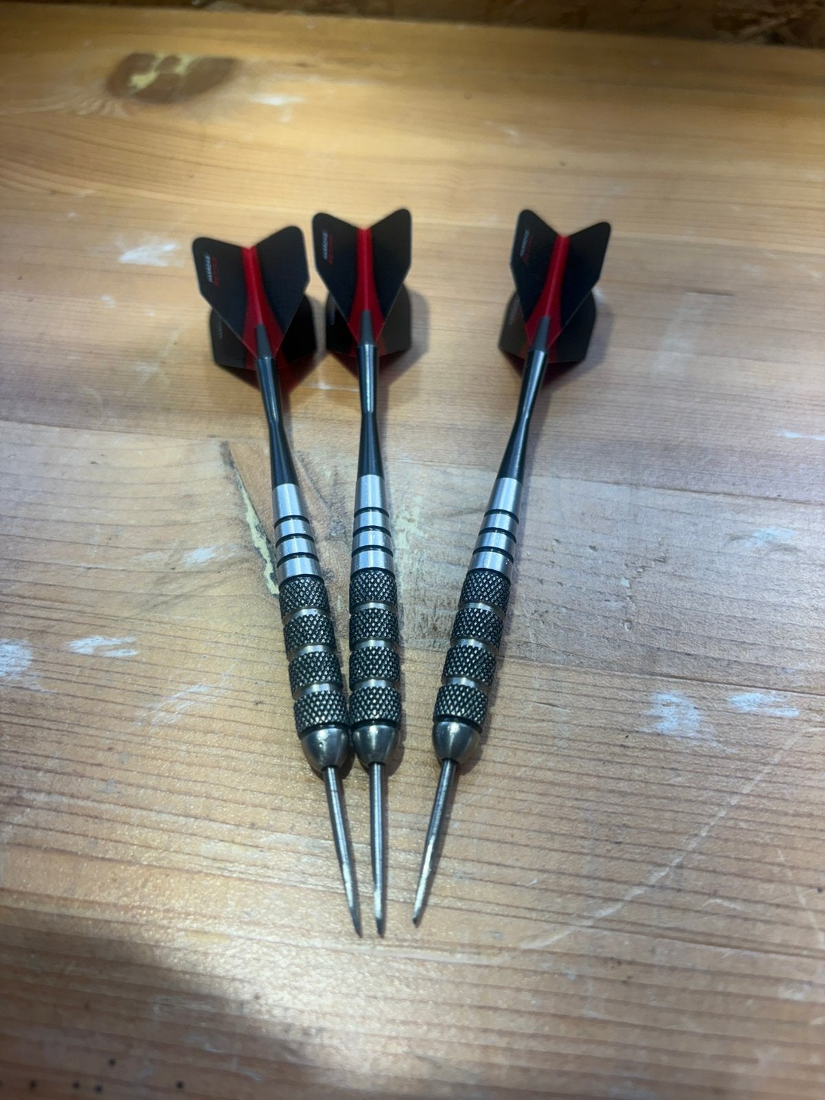 Dartspijlen 25 gram, Sport en Fitness, Ophalen, Zo goed als nieuw