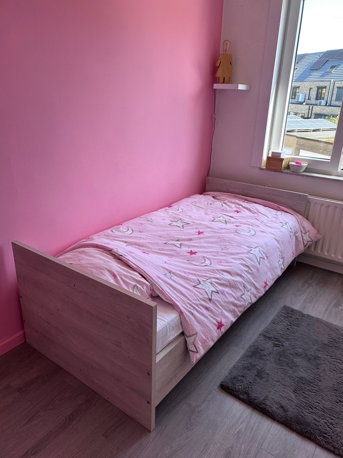 Eenpersoonsbed hout incl. lattenbodem, matras en nachtkastje, 85 tot 100 cm, Zo goed als nieuw, Minder dan 140 cm, Ophalen