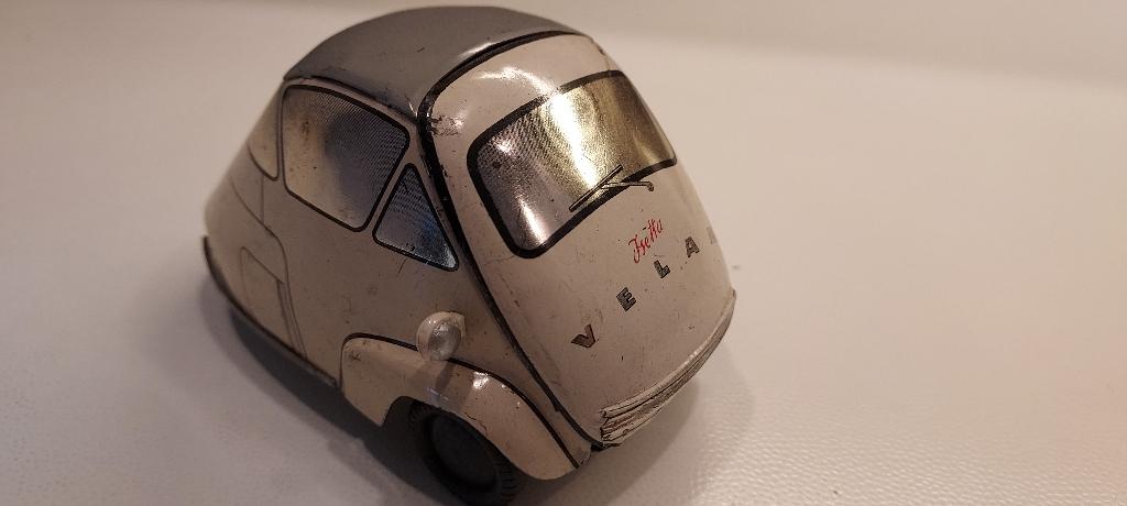 einde verzameling : oude speelgoedauto Isetta, Verzenden