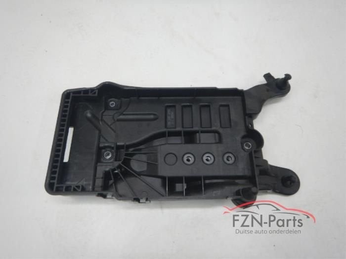 VW Polo 2G Accubak (2Q0915331), Utilisé