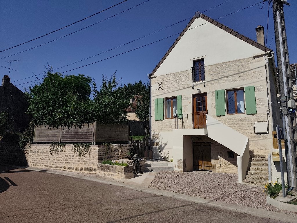 Maison Bourgogne - aucun travaux à prévoir.