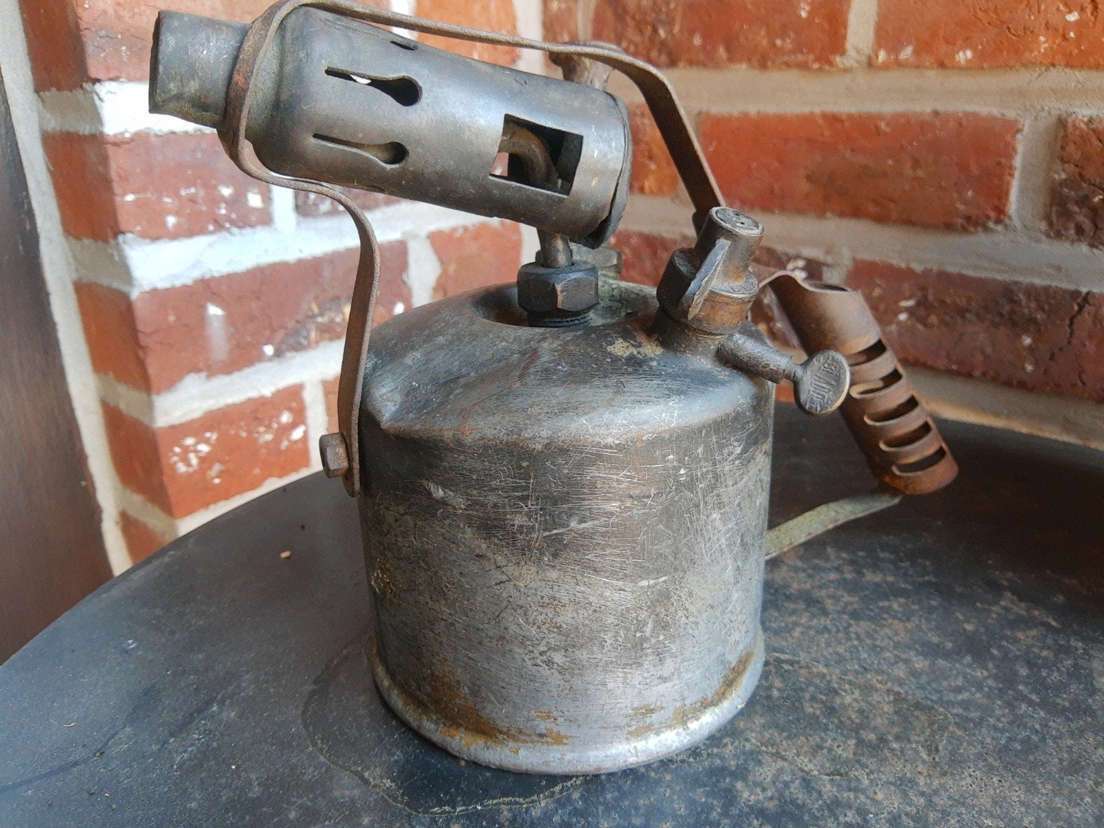 antieke soldeerbrander Bladon, Ophalen