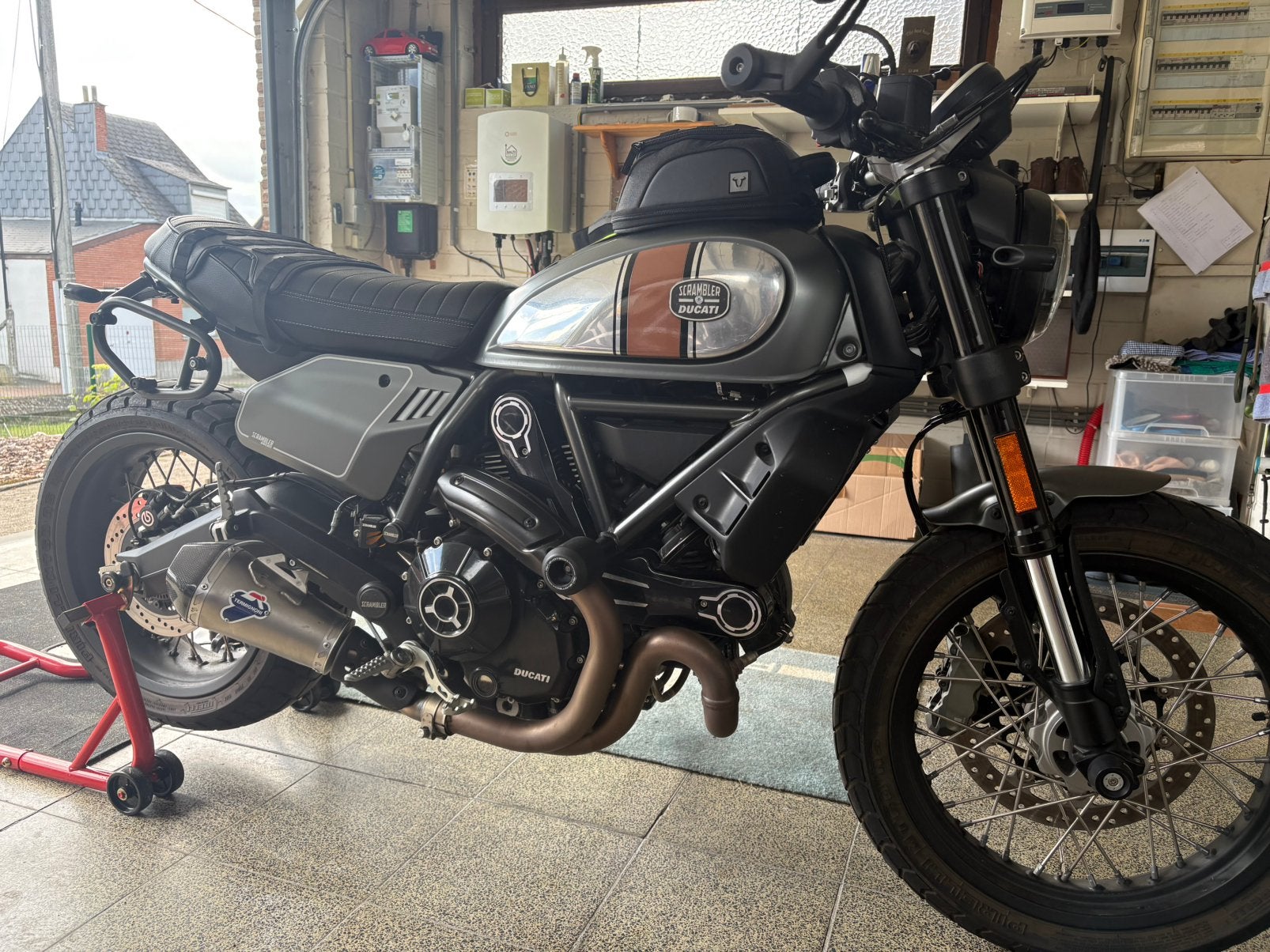 Ducati Scrambler nachtploeg, Motoren, Motoren | Ducati, Particulier, Naked bike, meer dan 35 kW, 2 cilinders, Minimaal motorrijbewijs A1